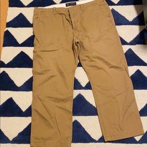 American eagle men’s khaki pants